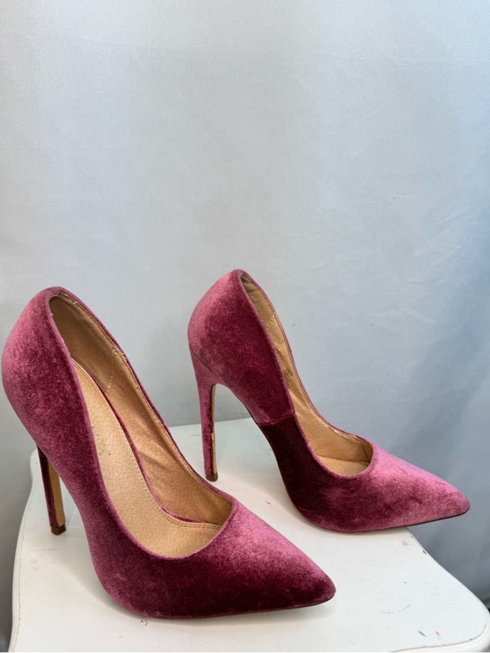 Velvet Pointed-Toe High Heels Stiletto in Mauve Pink, So Kate design